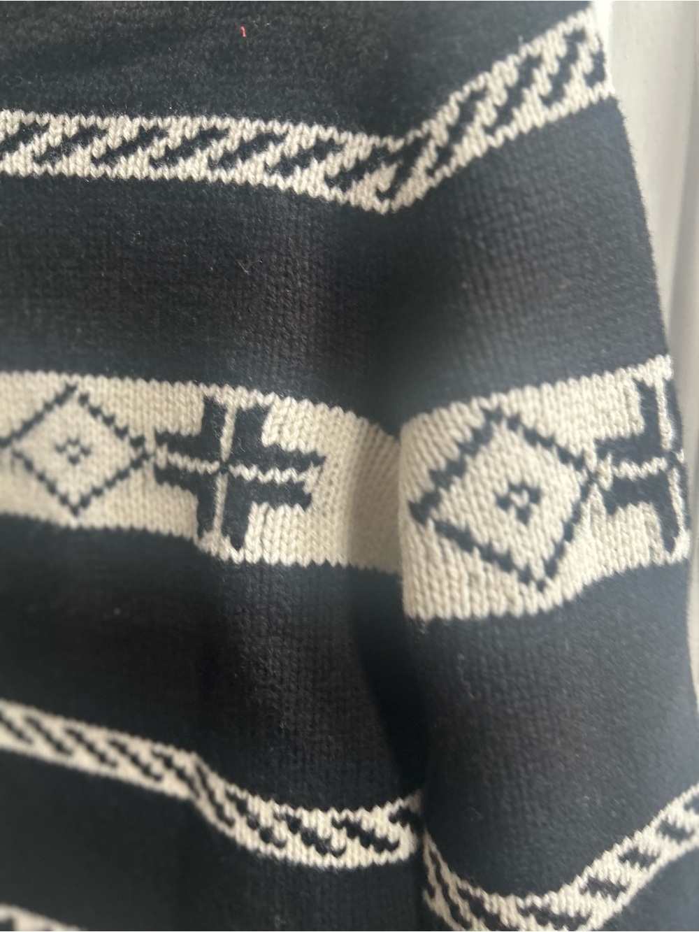 Ralph Lauren Black & White Patterned Turtleneck Sweater - Picture 4 of 15